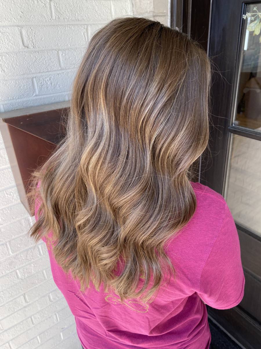 Light brown balayage waves