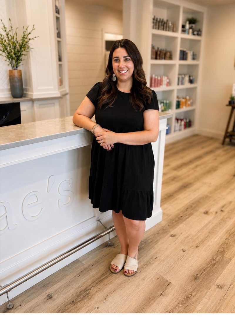 Bri, receptionist at Danae's 4th Street Salon
